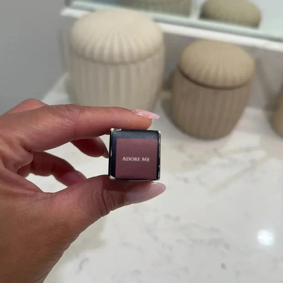 Artist couture lipsti in color Adore Me. - Picture 3 of 4